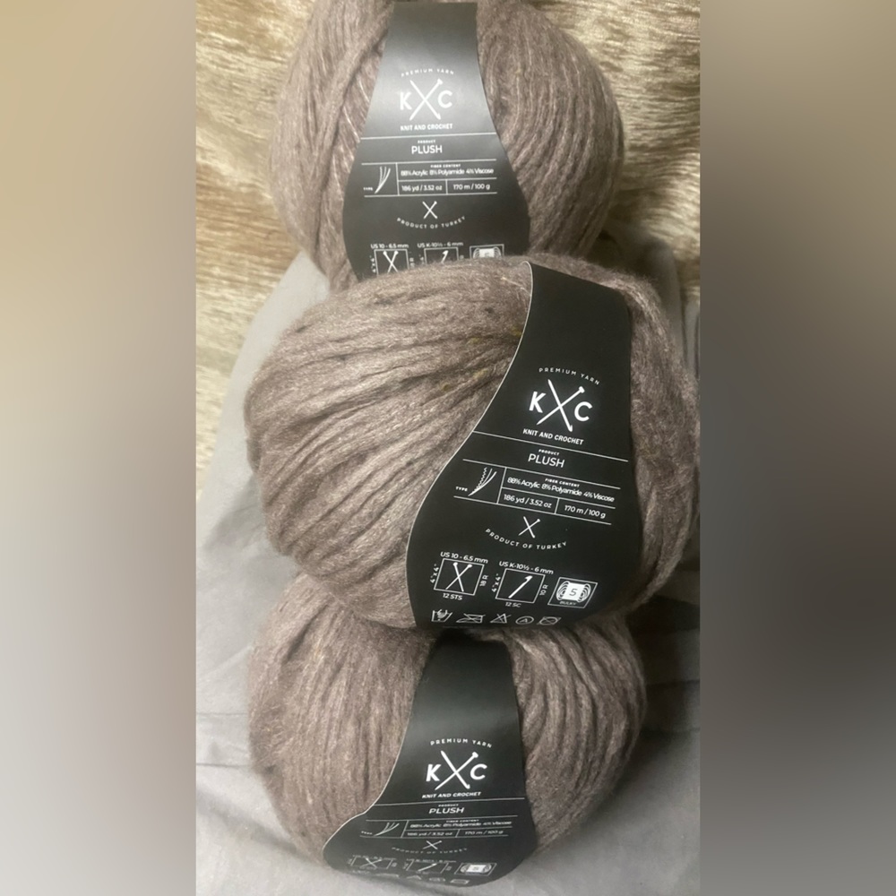 K+C PLUSH Yarn - Picture 9 of 9